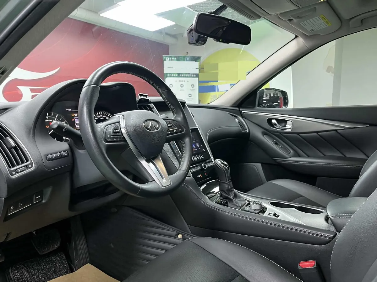 2018 Jeep Grand Commander 2.0T 265HP L4 9AT,autocango,china used car exporter,china ev exporter,chinese used car exporter,chinese used ev exporter