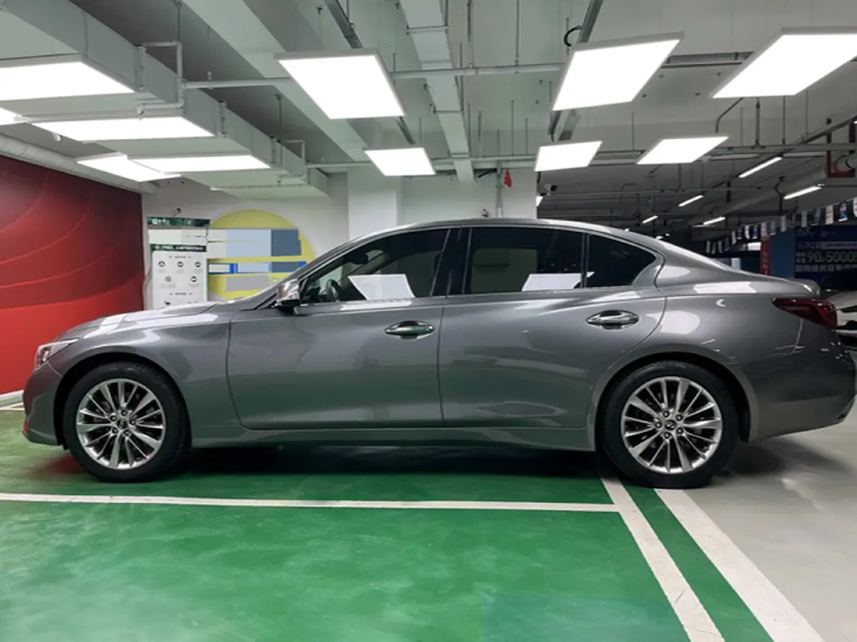 2018 Jeep Grand Commander 2.0T 265HP L4 9AT,autocango,china used car exporter,china ev exporter,chinese used car exporter,chinese used ev exporter