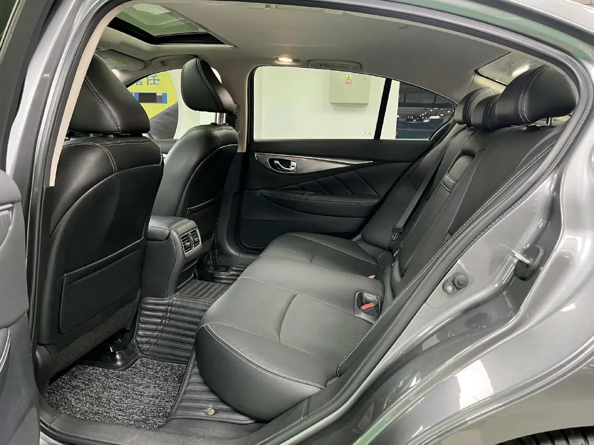 2018 Jeep Grand Commander 2.0T 265HP L4 9AT,autocango,china used car exporter,china ev exporter,chinese used car exporter,chinese used ev exporter