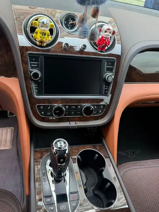 2018 Bentley Bentayga 4.0T 550HP V8 8AT,autocango,china used car exporter,china ev exporter,chinese used car exporter,chinese used ev exporter