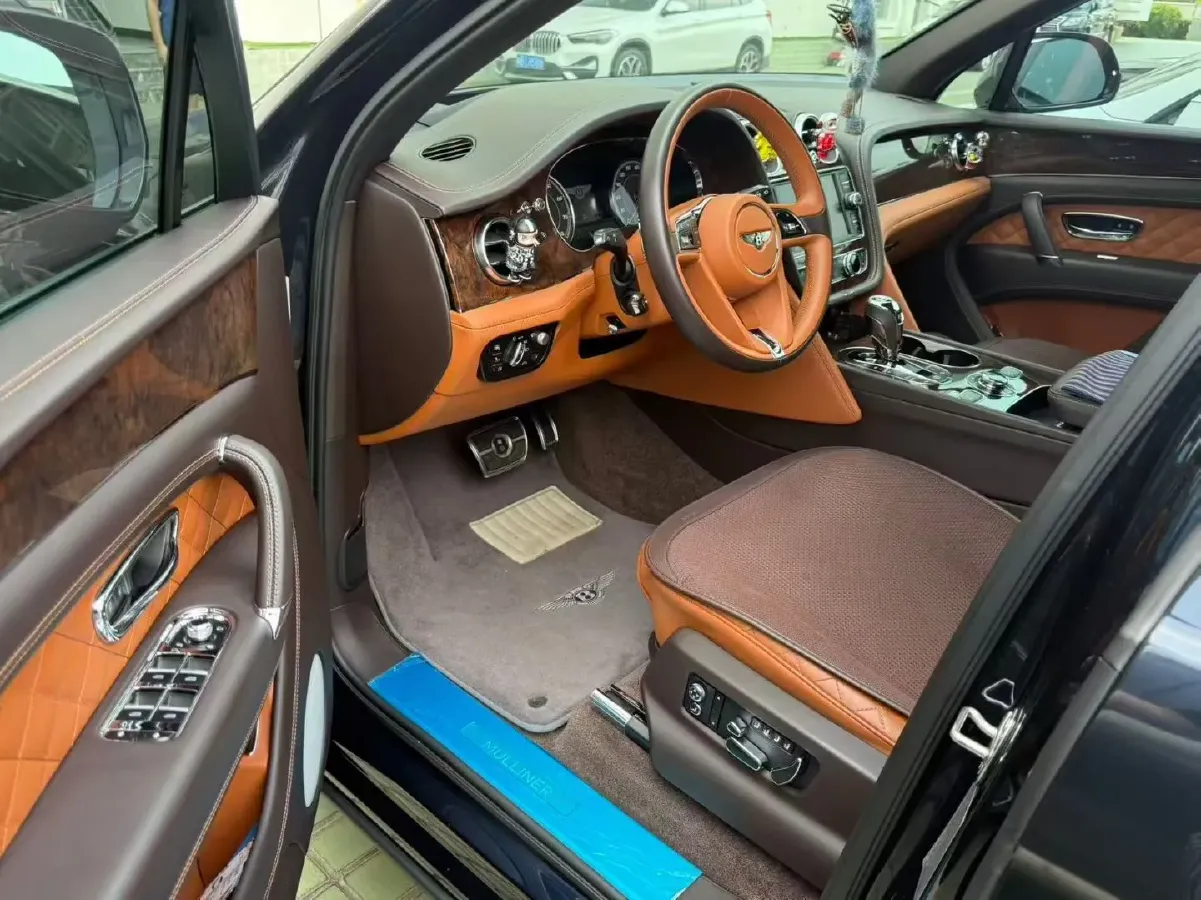 2018 Bentley Bentayga 4.0T 550HP V8 8AT,autocango,china used car exporter,china ev exporter,chinese used car exporter,chinese used ev exporter