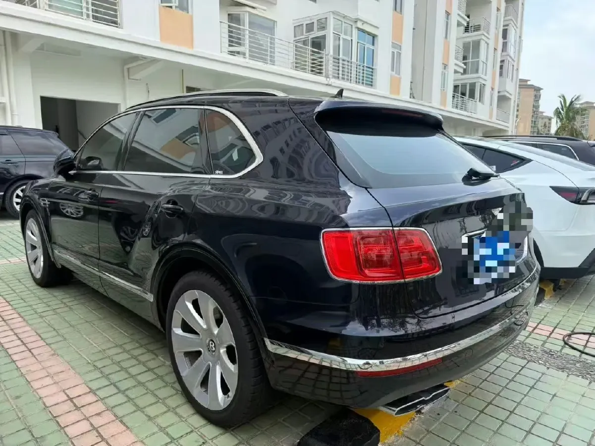 2018 Bentley Bentayga 4.0T 550HP V8 8AT,autocango,china used car exporter,china ev exporter,chinese used car exporter,chinese used ev exporter