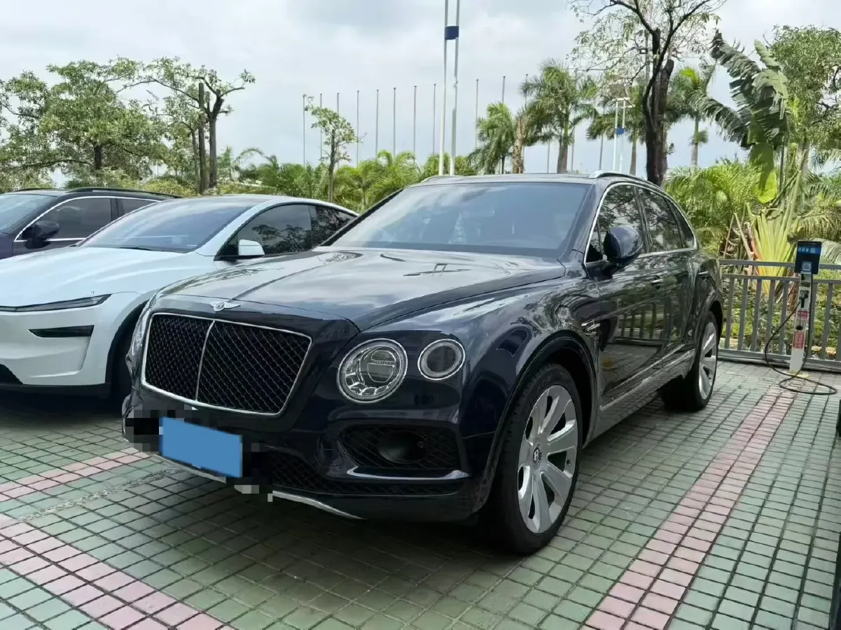 2018 Bentley Bentayga 4.0T 550HP V8 8AT,autocango,china used car exporter,china ev exporter,chinese used car exporter,chinese used ev exporter