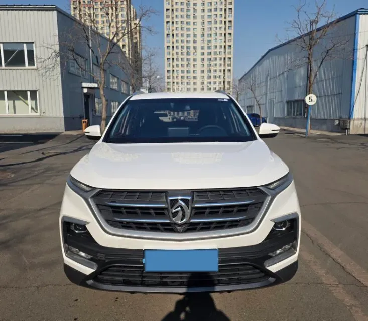 2018 BaoJun 530 1.5T 150HP L4 6MT,autocango,china used car exporter,china ev exporter,chinese used car exporter,chinese used ev exporter