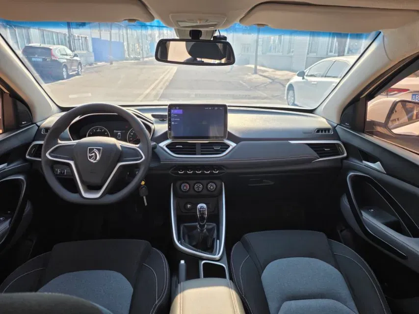 2018 BaoJun 530 1.5T 150HP L4 6MT,autocango,china used car exporter,china ev exporter,chinese used car exporter,chinese used ev exporter