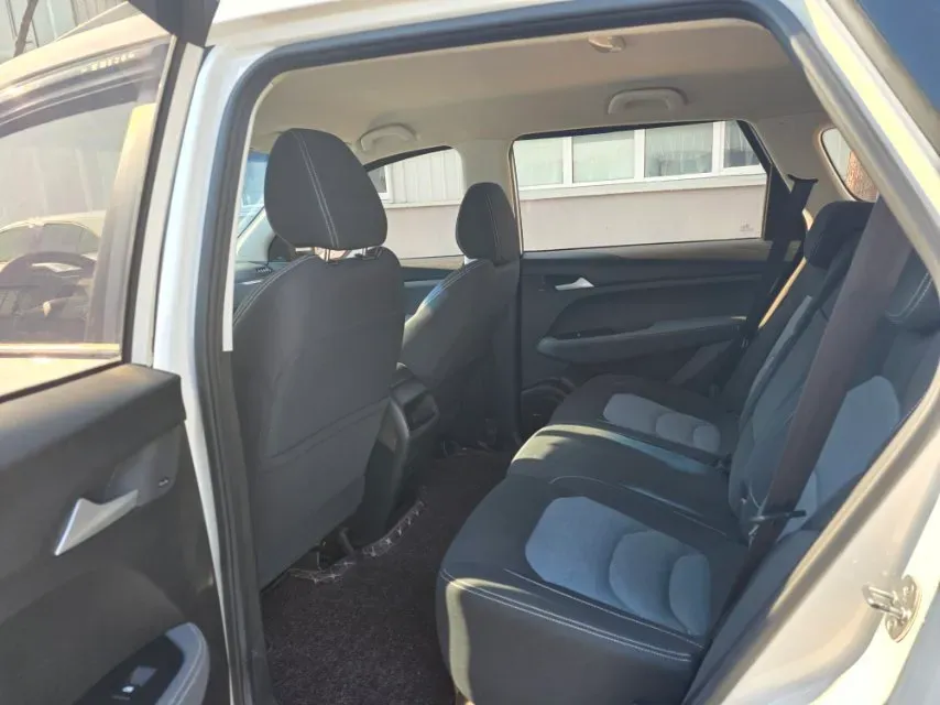 2018 BaoJun 530 1.5T 150HP L4 6MT,autocango,china used car exporter,china ev exporter,chinese used car exporter,chinese used ev exporter