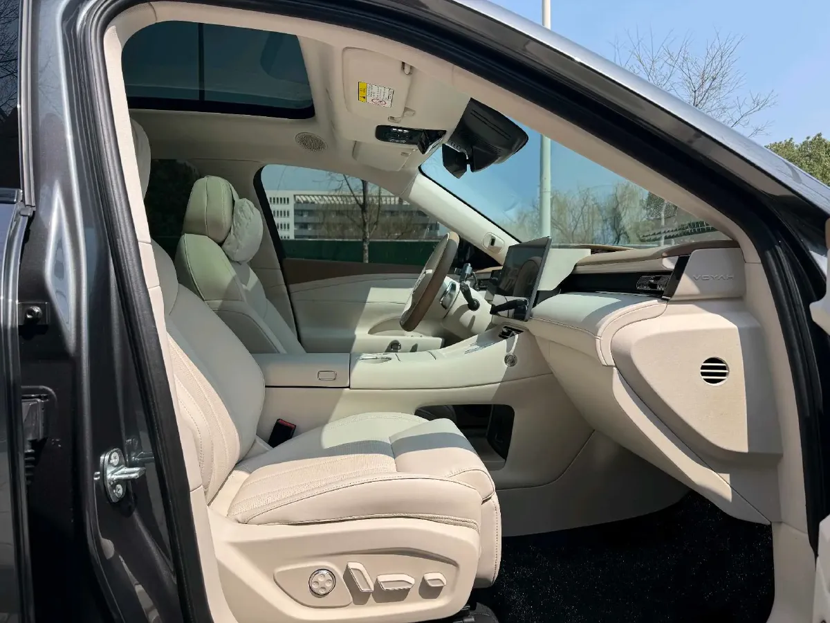 2025 Voyah FREE REEV 129HP REEV,autocango,china used car exporter,china ev exporter,chinese used car exporter,chinese used ev exporter