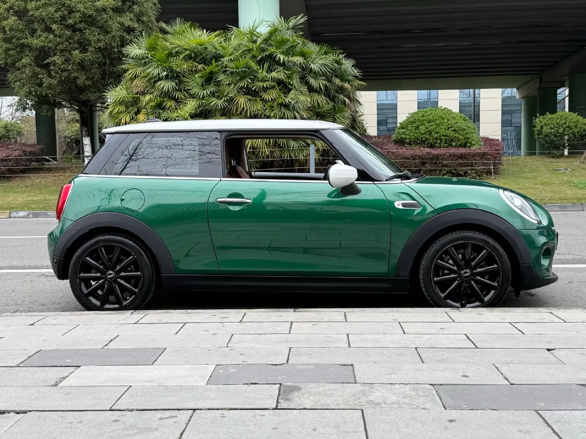 2020 MINI MINI 1.5T 136HP L3 7DCT,autocango,china used car exporter,china ev exporter,chinese used car exporter,chinese used ev exporter