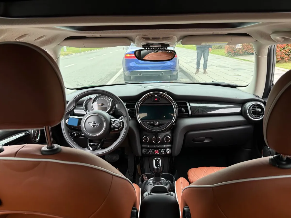 2020 MINI MINI 1.5T 136HP L3 7DCT,autocango,china used car exporter,china ev exporter,chinese used car exporter,chinese used ev exporter