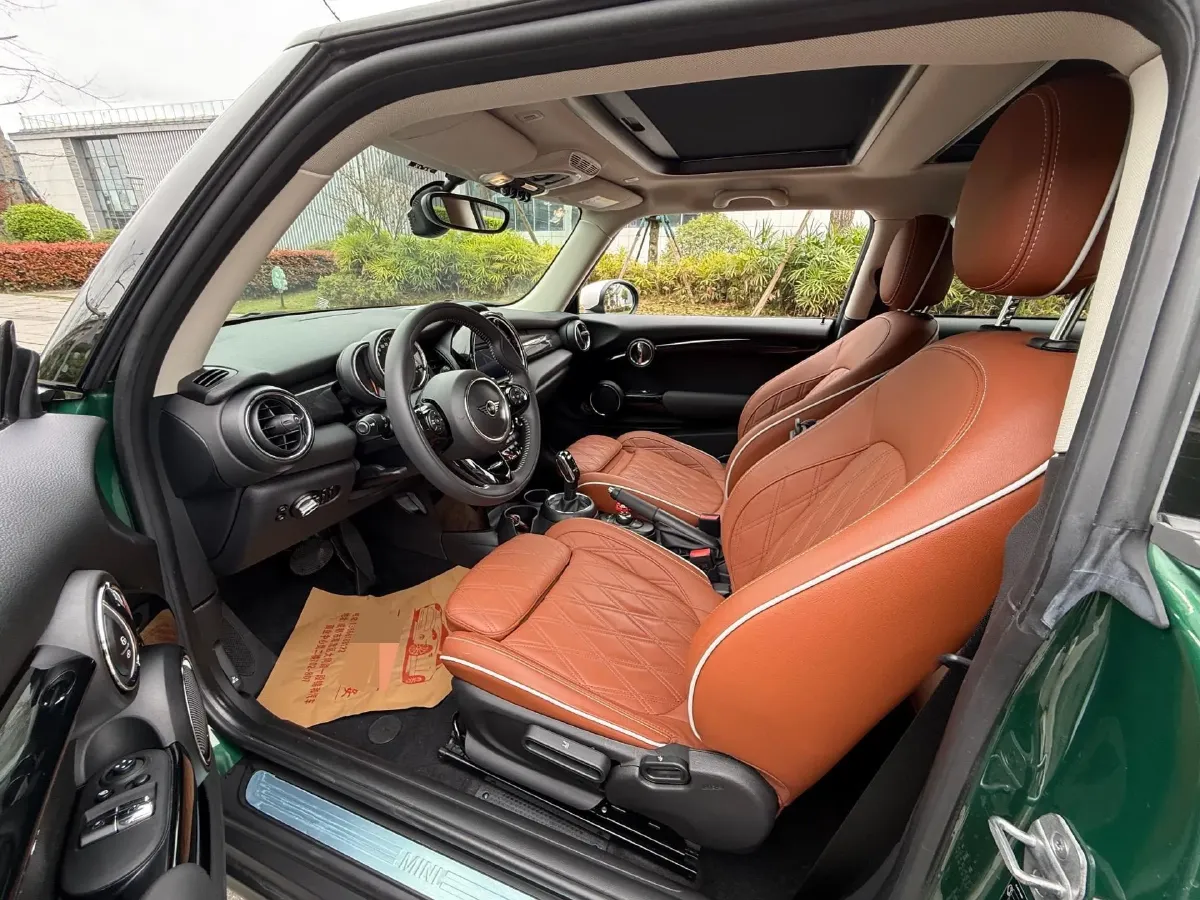 2020 MINI MINI 1.5T 136HP L3 7DCT,autocango,china used car exporter,china ev exporter,chinese used car exporter,chinese used ev exporter