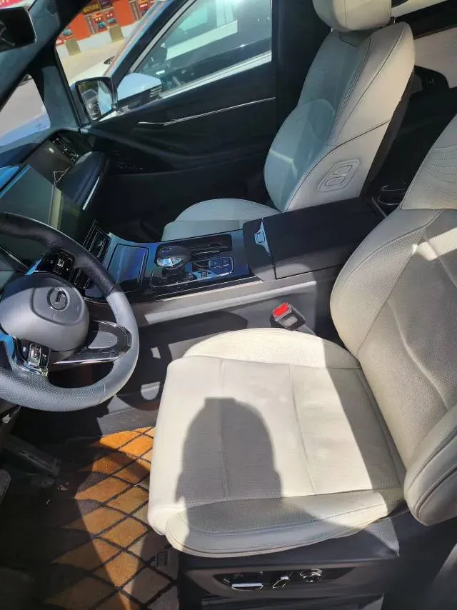 2023 GAC Trumpchi M8 2.0T 190HP L4 E-CVT Hybrid,autocango,china used car exporter,china ev exporter,chinese used car exporter,chinese used ev exporter