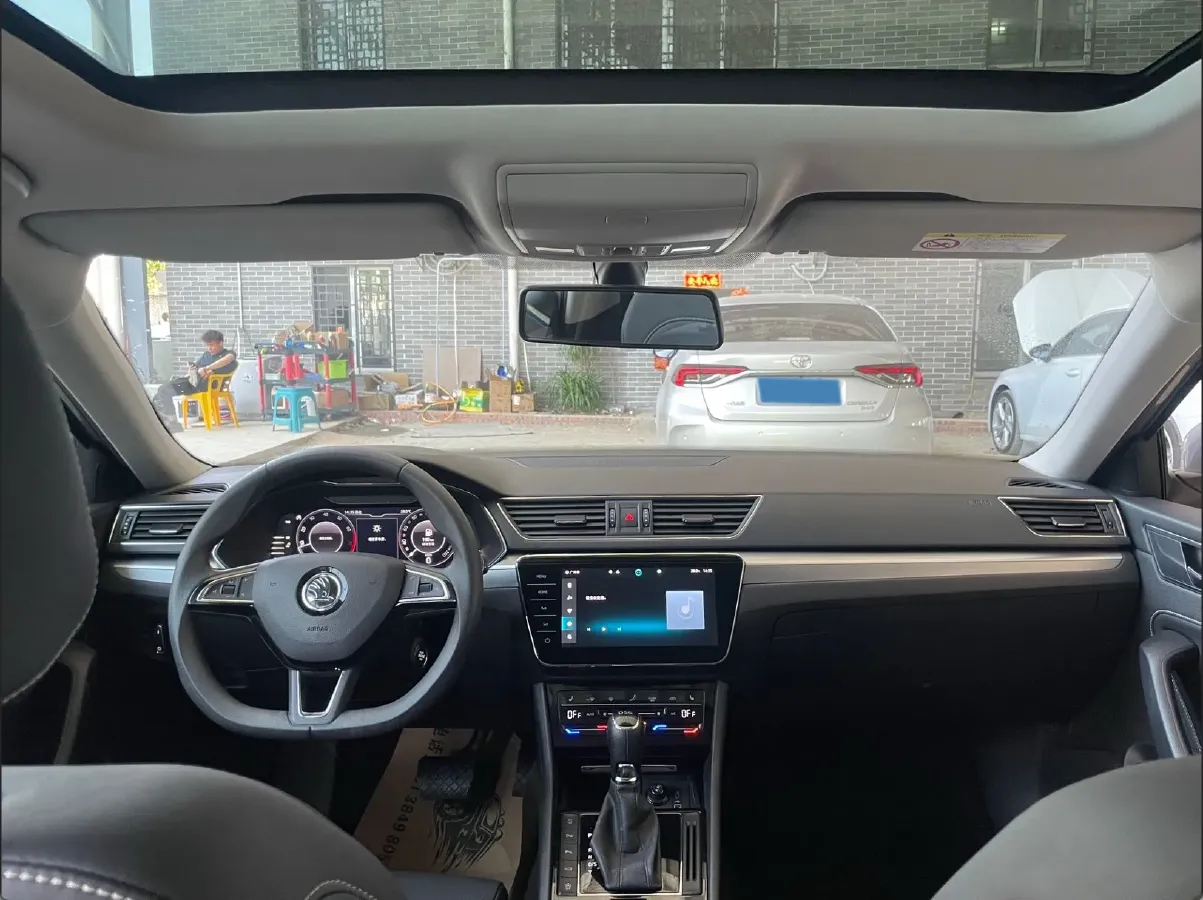 2023 Skoda Superb 1.4T 150HP L4 7DCT,autocango,china used car exporter,china ev exporter,chinese used car exporter,chinese used ev exporter