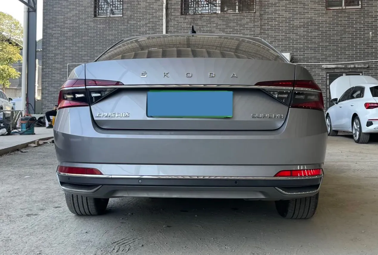 2023 Skoda Superb 1.4T 150HP L4 7DCT,autocango,china used car exporter,china ev exporter,chinese used car exporter,chinese used ev exporter