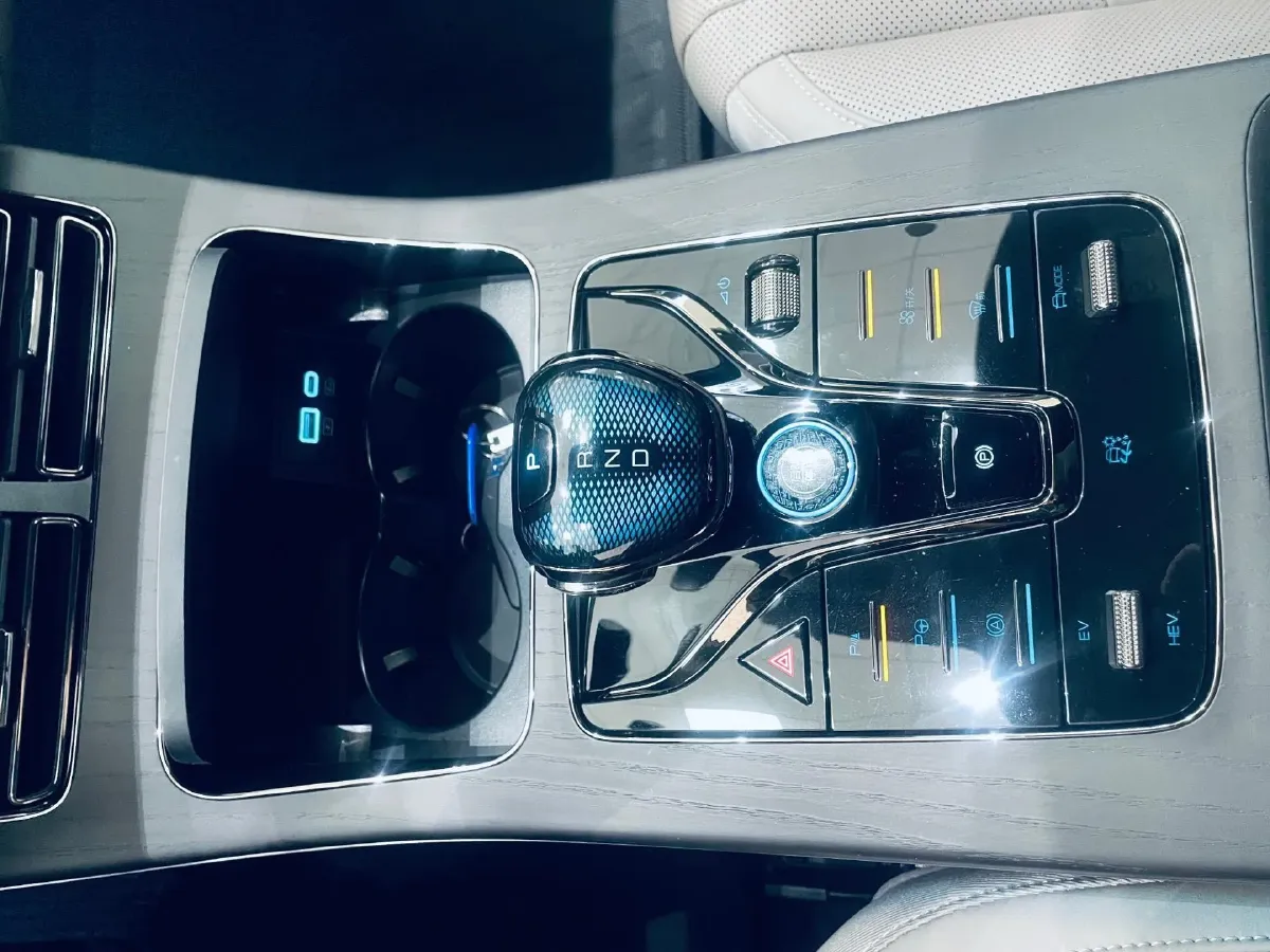 2025 BYD Han 1.5T 156HP L4 E-CVT PHEV,autocango,china used car exporter,china ev exporter,chinese used car exporter,chinese used ev exporter