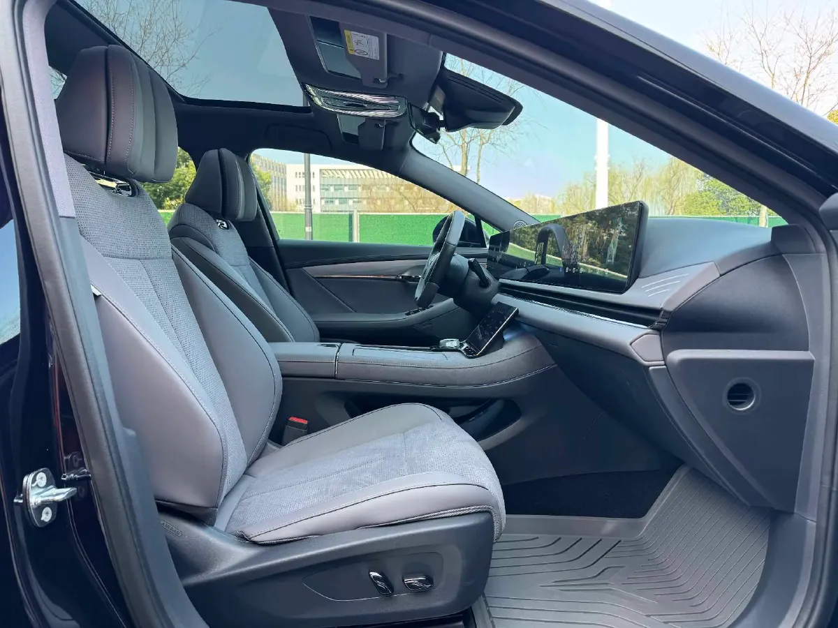 2024 Voyah ZhuiGuang 1.5T 136HP L4 PHEV 43KWH,autocango,china used car exporter,china ev exporter,chinese used car exporter,chinese used ev exporter