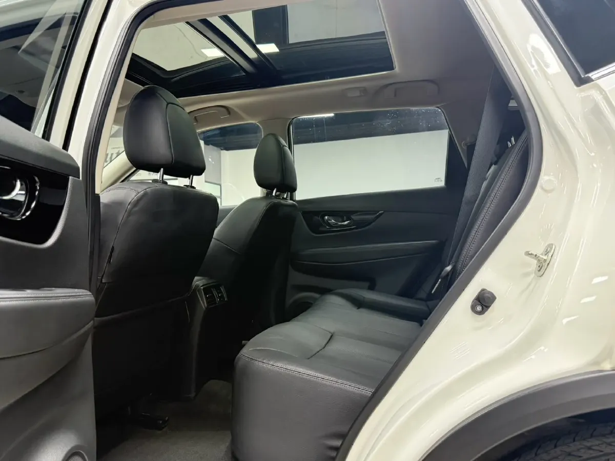 2023 Nissan X-Trail 2.0L 151HP L4 CVT,autocango,china used car exporter,china ev exporter,chinese used car exporter,chinese used ev exporter