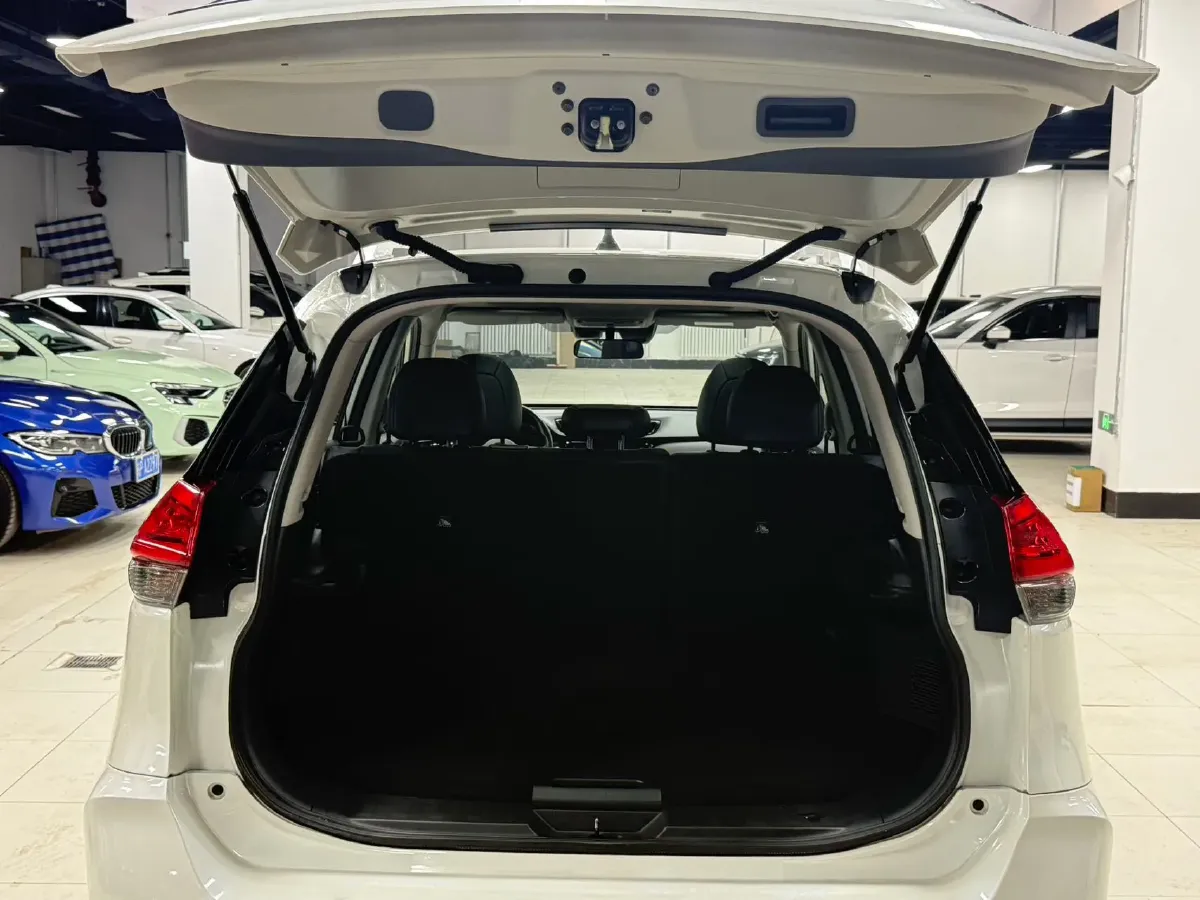 2023 Nissan X-Trail 2.0L 151HP L4 CVT,autocango,china used car exporter,china ev exporter,chinese used car exporter,chinese used ev exporter