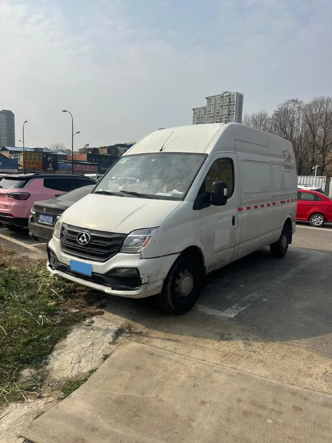 2013 MAXUS XinTu V80 2.5T 136HP L4 5MT,autocango,china used car exporter,china ev exporter,chinese used car exporter,chinese used ev exporter