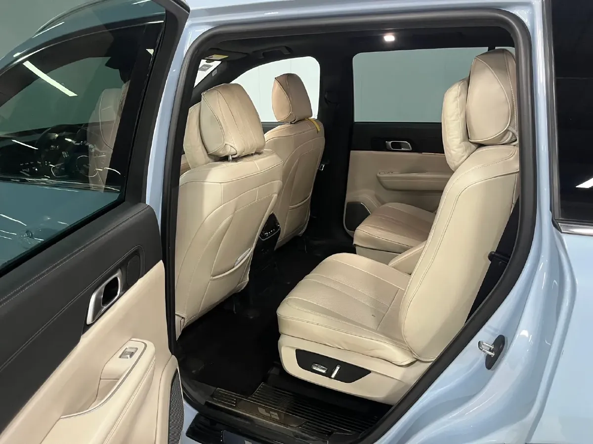 2020 Li ONE Range Extended 131HP REEV 40.5KWH,autocango,china used car exporter,china ev exporter,chinese used car exporter,chinese used ev exporter