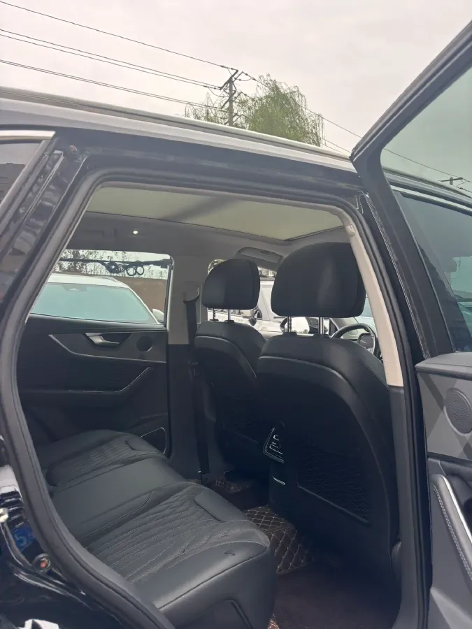 2023 HongQi HS5 2.0T 252HP L4 8AT,autocango,china used car exporter,china ev exporter,chinese used car exporter,chinese used ev exporter