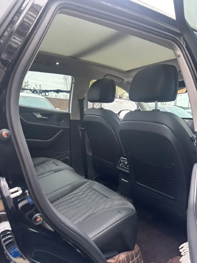 2023 HongQi HS5 2.0T 252HP L4 8AT,autocango,china used car exporter,china ev exporter,chinese used car exporter,chinese used ev exporter