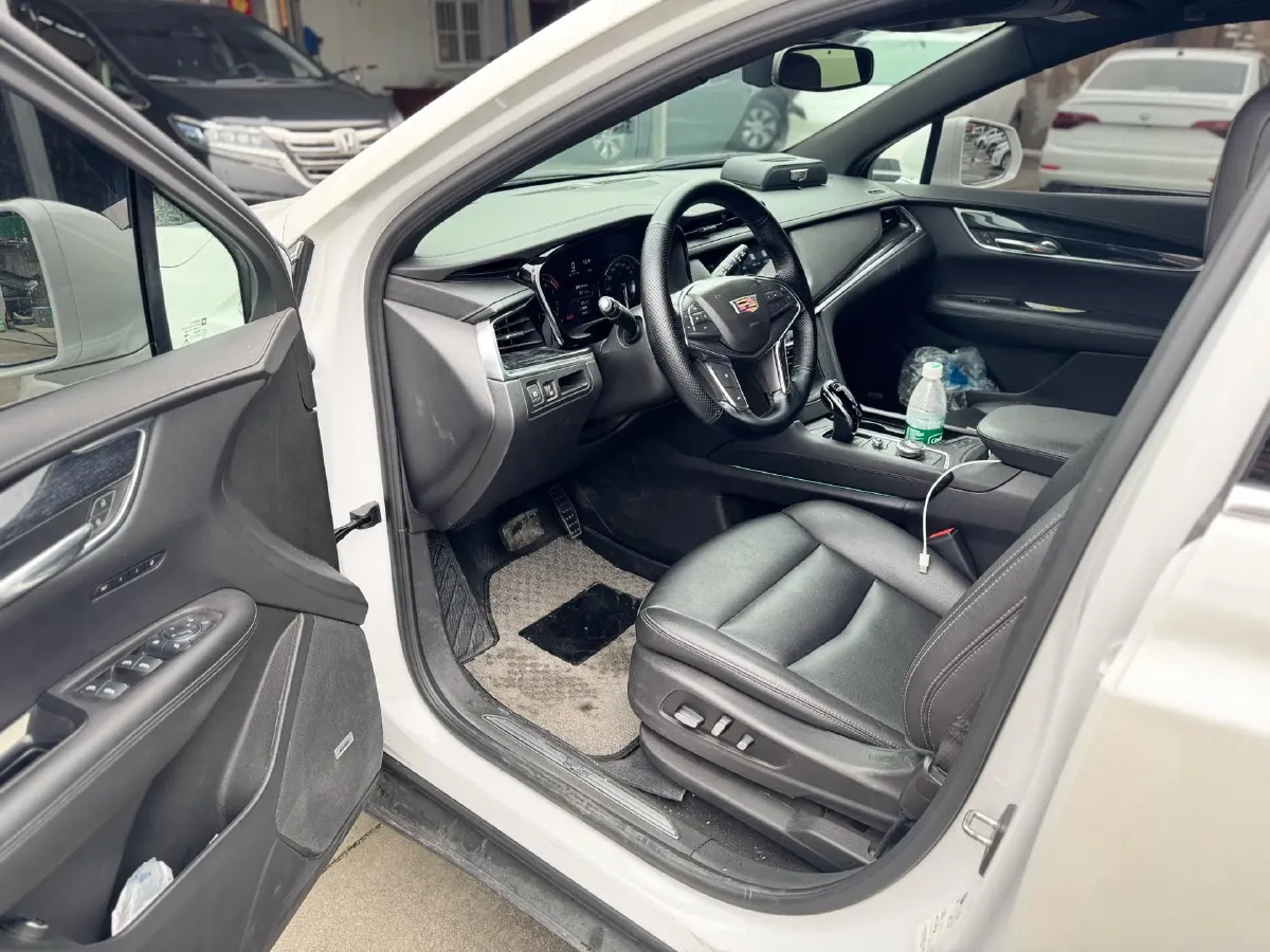 2022 Cadillac XT5 2.0T 237HP L4 9AT,autocango,china used car exporter,china ev exporter,chinese used car exporter,chinese used ev exporter