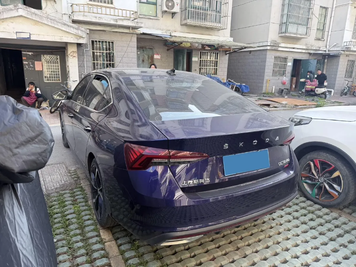 2021 Skoda Octavia 1.4T 150HP L4 7DCT,autocango,china used car exporter,china ev exporter,chinese used car exporter,chinese used ev exporter
