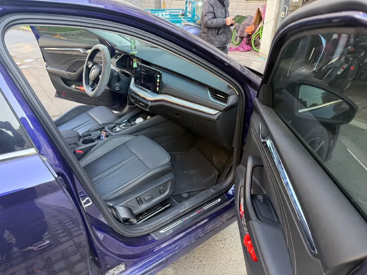 2021 Skoda Octavia 1.4T 150HP L4 7DCT,autocango,china used car exporter,china ev exporter,chinese used car exporter,chinese used ev exporter