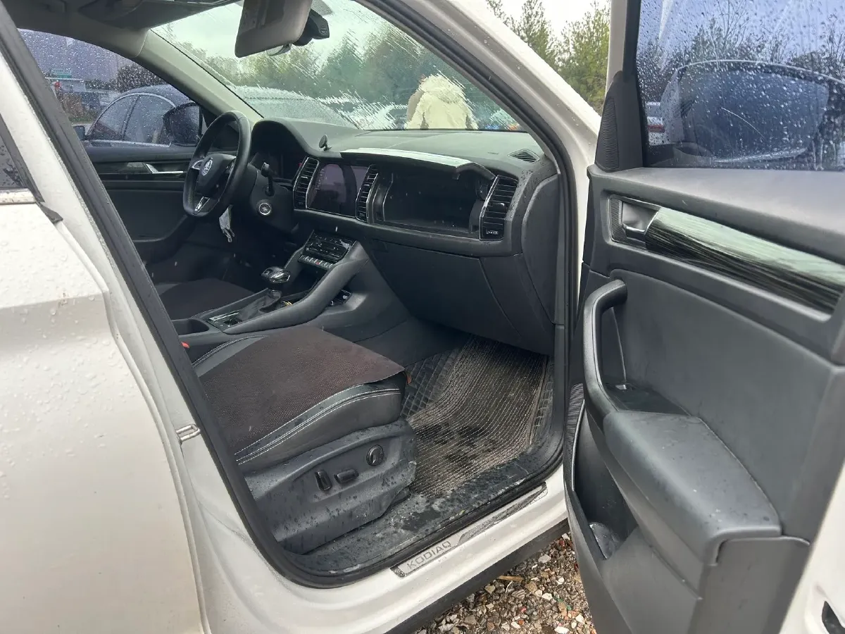 2020 Skoda Kodiak 2.0T 186HP L4 7DCT,autocango,china used car exporter,china ev exporter,chinese used car exporter,chinese used ev exporter