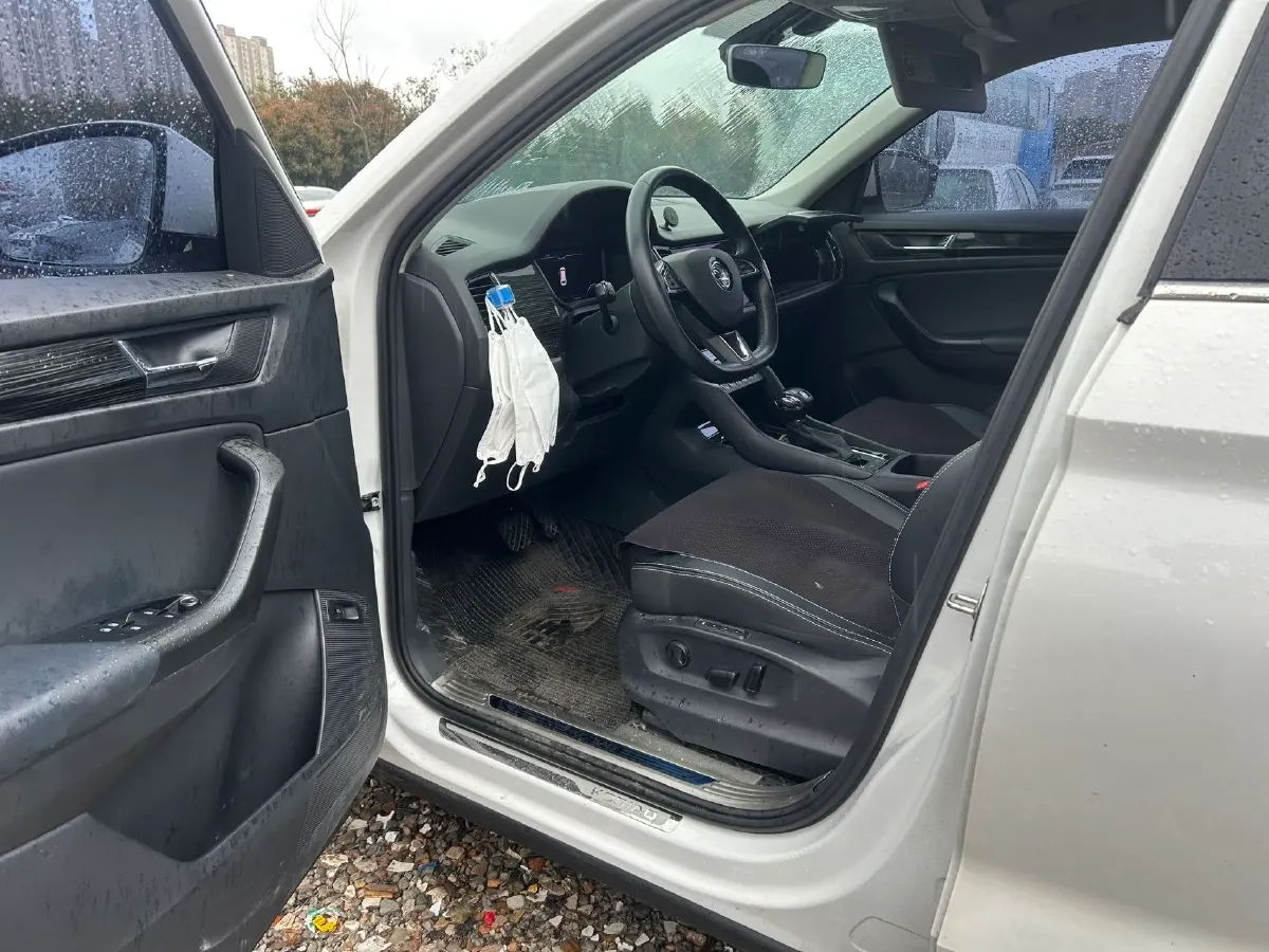 2020 Skoda Kodiak 2.0T 186HP L4 7DCT,autocango,china used car exporter,china ev exporter,chinese used car exporter,chinese used ev exporter