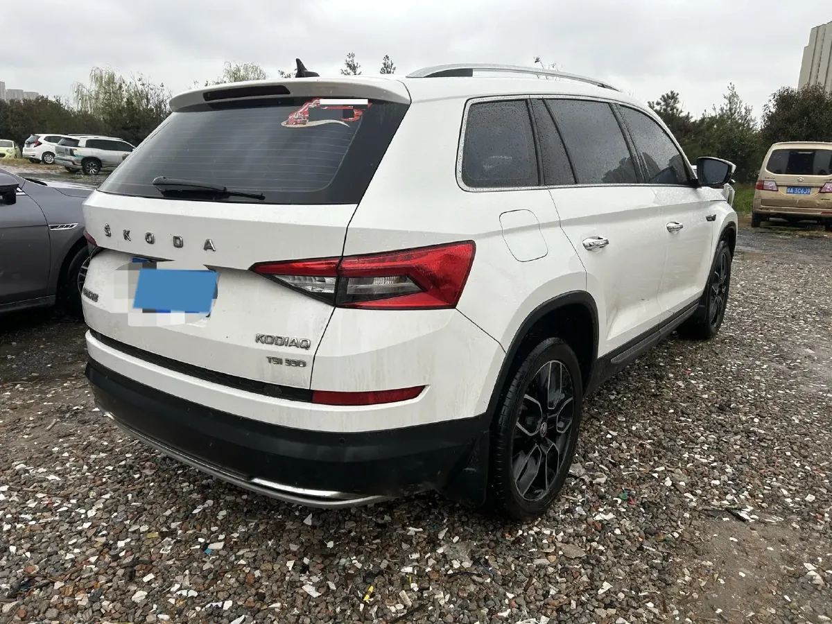 2020 Skoda Kodiak 2.0T 186HP L4 7DCT,autocango,china used car exporter,china ev exporter,chinese used car exporter,chinese used ev exporter