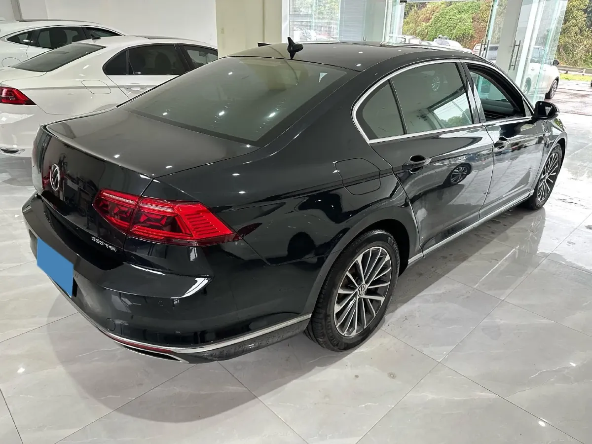 2020 Volkswagen Magotan 2.0T 186HP L4 7DCT,autocango,china used car exporter,china ev exporter,chinese used car exporter,chinese used ev exporter