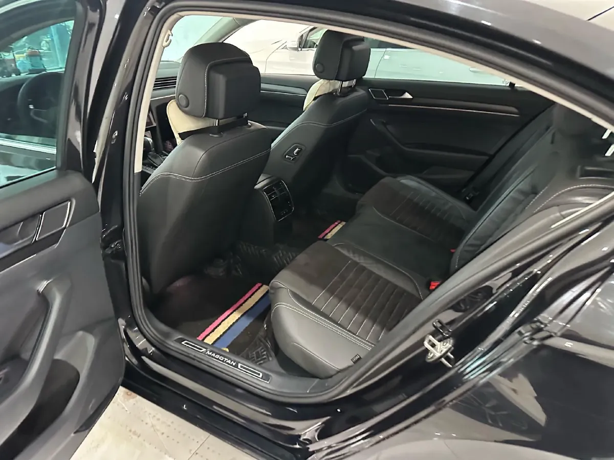 2020 Volkswagen Magotan 2.0T 186HP L4 7DCT,autocango,china used car exporter,china ev exporter,chinese used car exporter,chinese used ev exporter