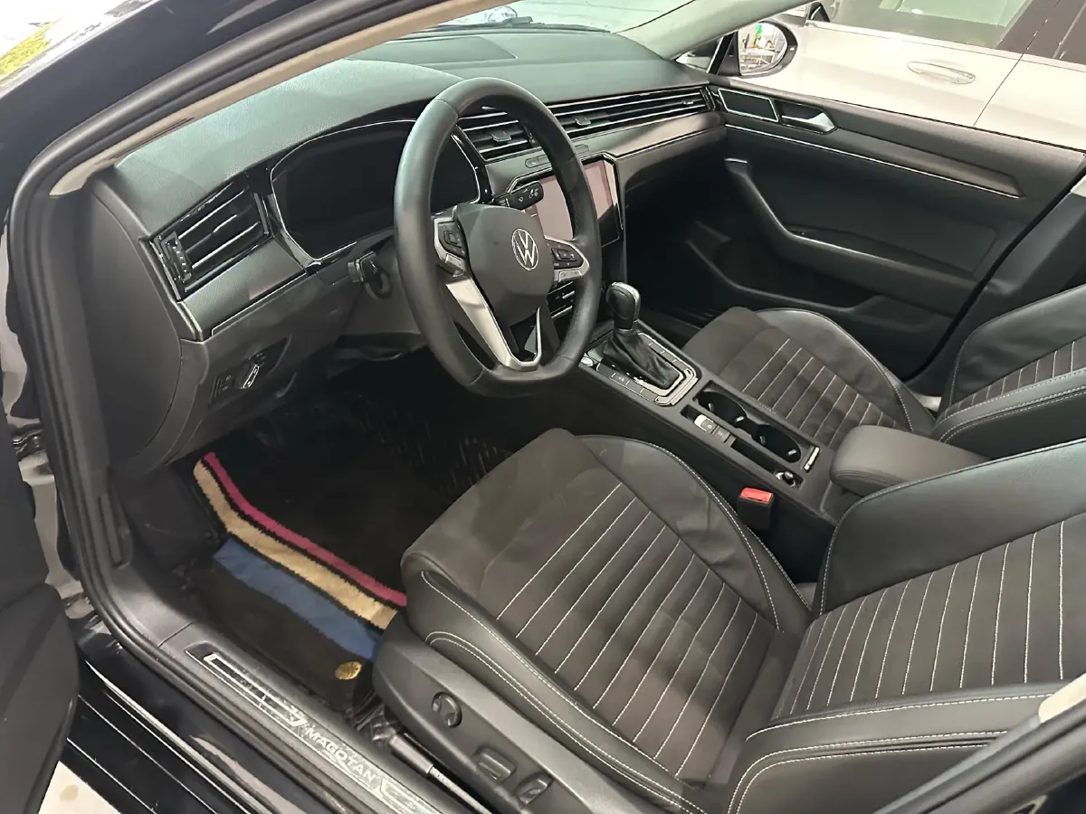 2020 Volkswagen Magotan 2.0T 186HP L4 7DCT,autocango,china used car exporter,china ev exporter,chinese used car exporter,chinese used ev exporter