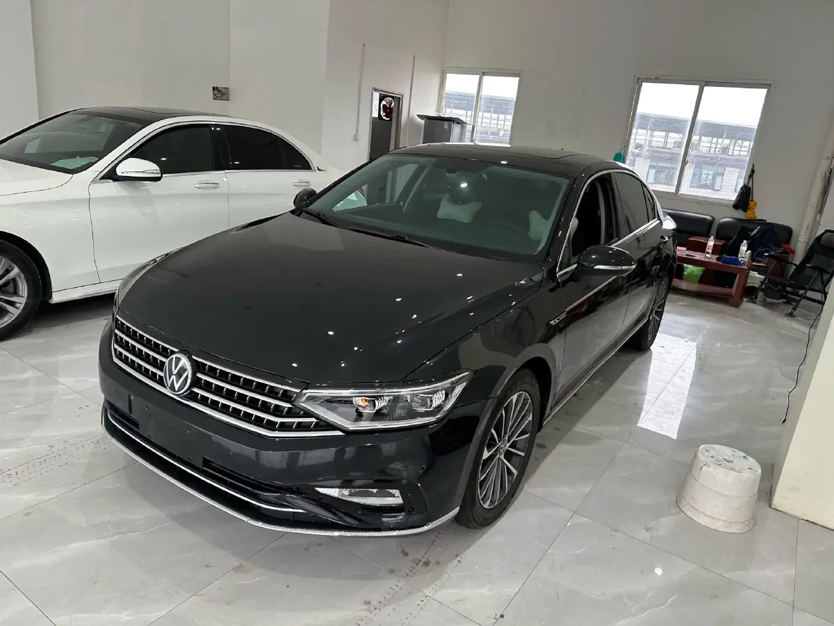 2020 Volkswagen Magotan 2.0T 186HP L4 7DCT,autocango,china used car exporter,china ev exporter,chinese used car exporter,chinese used ev exporter