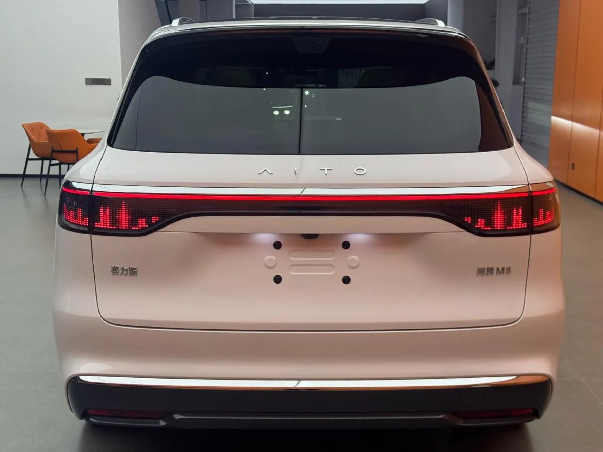 2025 AITO AITO M8 REEV 160HP REEV 53.4KWH,autocango,china used car exporter,china ev exporter,chinese used car exporter,chinese used ev exporter