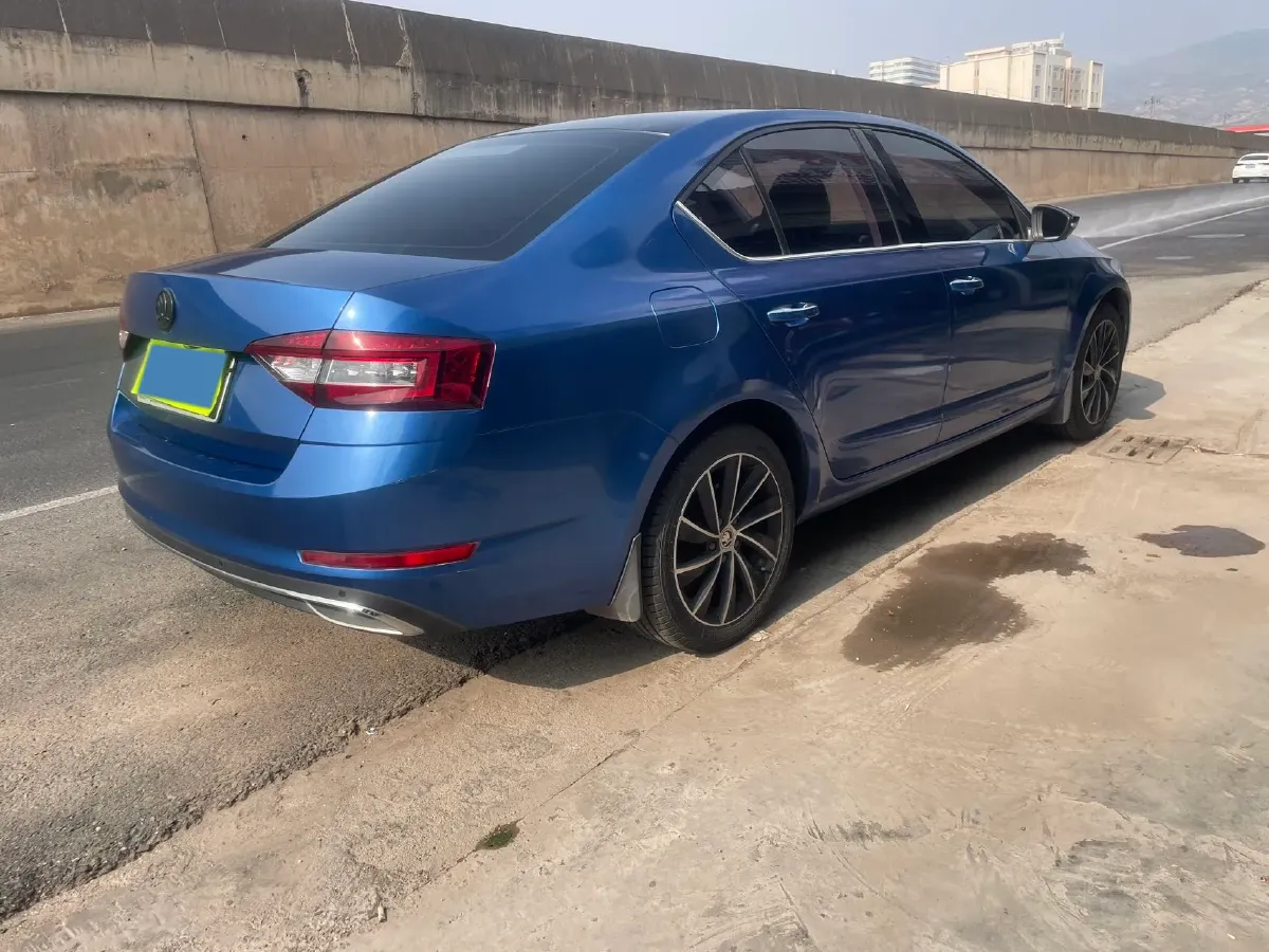 2018 Skoda Octavia 1.4T 150HP L4 7DCT,autocango,china used car exporter,china ev exporter,chinese used car exporter,chinese used ev exporter