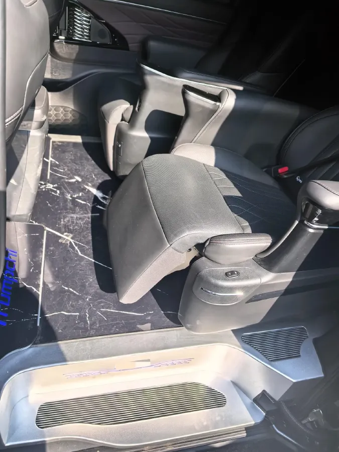 2024 GAC Trumpchi M8 2.0T 252HP L4 8AT,autocango,china used car exporter,china ev exporter,chinese used car exporter,chinese used ev exporter