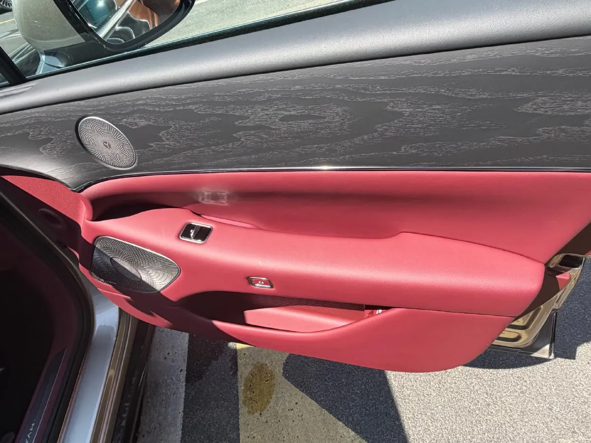 2026 Voyah ZhuiGuang L 1.5T 150HP L4 PHEV,autocango,china used car exporter,china ev exporter,chinese used car exporter,chinese used ev exporter