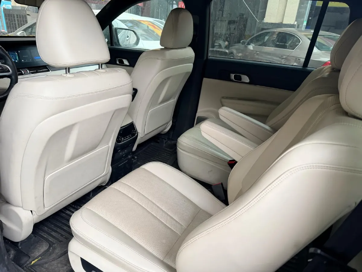 2020 Li ONE Range Extended 131HP REEV 40.5KWH,autocango,china used car exporter,china ev exporter,chinese used car exporter,chinese used ev exporter