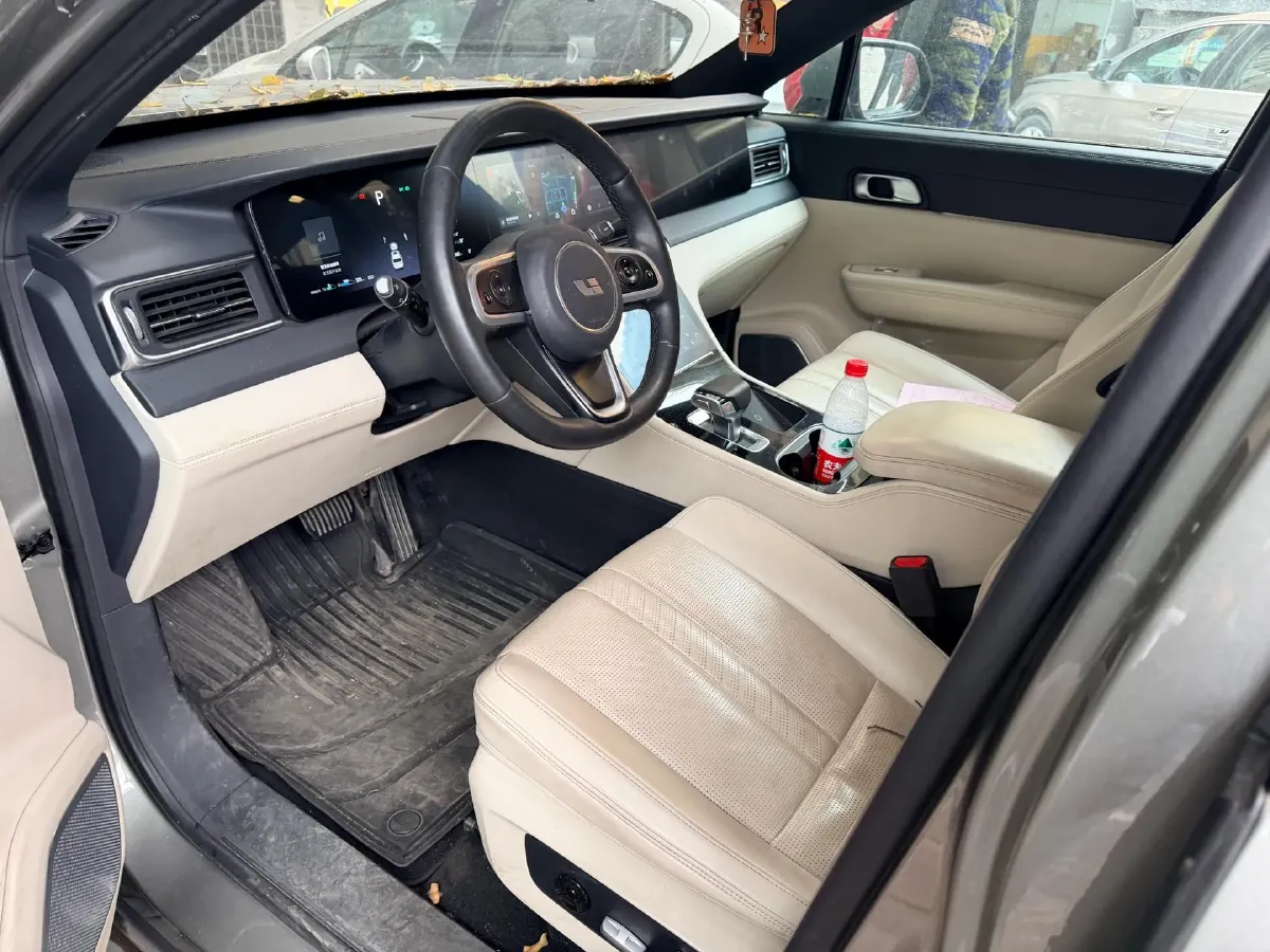 2020 Li ONE Range Extended 131HP REEV 40.5KWH,autocango,china used car exporter,china ev exporter,chinese used car exporter,chinese used ev exporter