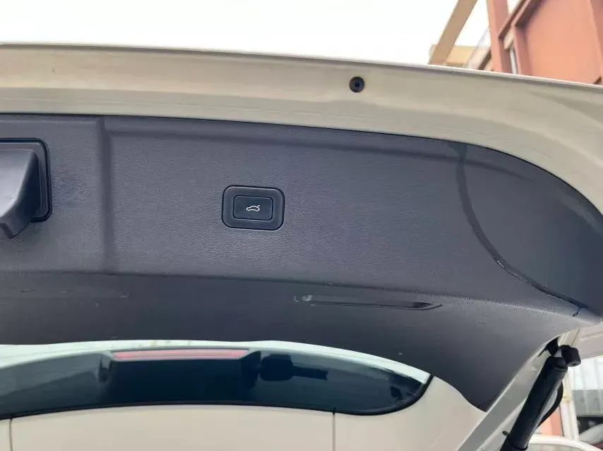 2019 HongQi HS5 2.0T 224HP L4 6AT,autocango,china used car exporter,china ev exporter,chinese used car exporter,chinese used ev exporter