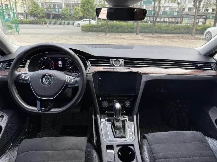 2018 Volkswagen Magotan 1.8T 180HP L4 7DCT,autocango,china used car exporter,china ev exporter,chinese used car exporter,chinese used ev exporter