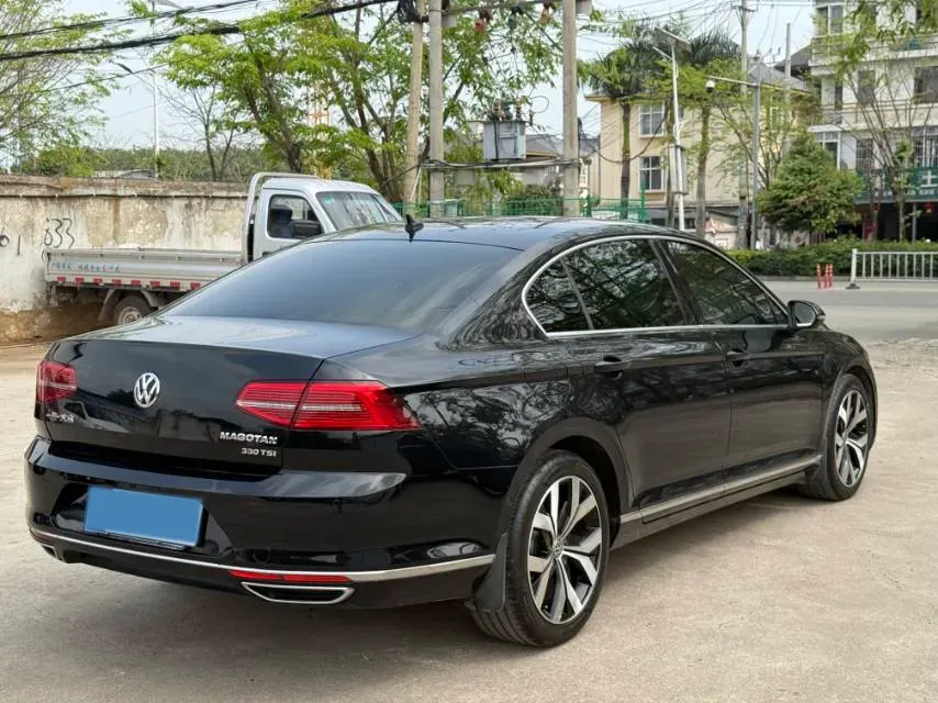2018 Volkswagen Magotan 1.8T 180HP L4 7DCT,autocango,china used car exporter,china ev exporter,chinese used car exporter,chinese used ev exporter