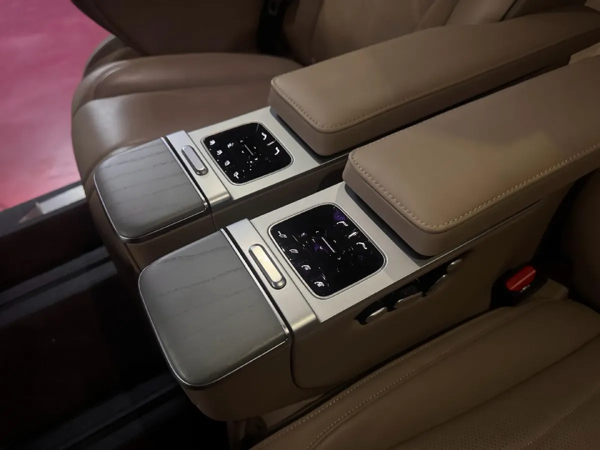 2024 Xpeng X9 BEV 101.5KWH,autocango,china used car exporter,china ev exporter,chinese used car exporter,chinese used ev exporter