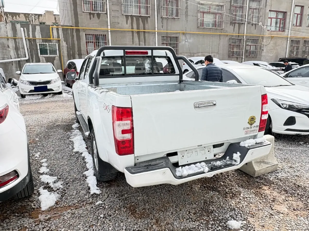 2022 Isuzu RE-MAX Jim 2.8T 120HP L4 5MT,autocango,china used car exporter,china ev exporter,chinese used car exporter,chinese used ev exporter