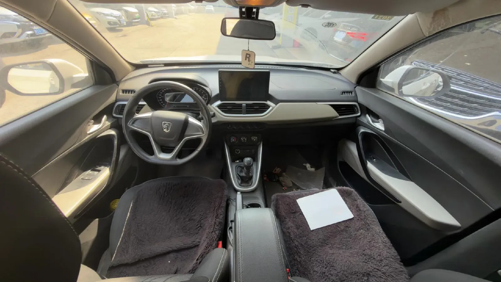 2019 BaoJun 510 1.5L 112HP L4 6MT,autocango,china used car exporter,china ev exporter,chinese used car exporter,chinese used ev exporter