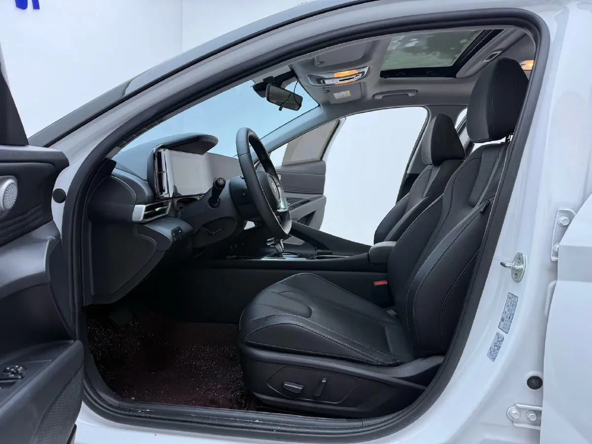 2021 Hyundai Elantra 1.5L 115HP L4 CVT,autocango,china used car exporter,china ev exporter,chinese used car exporter,chinese used ev exporter