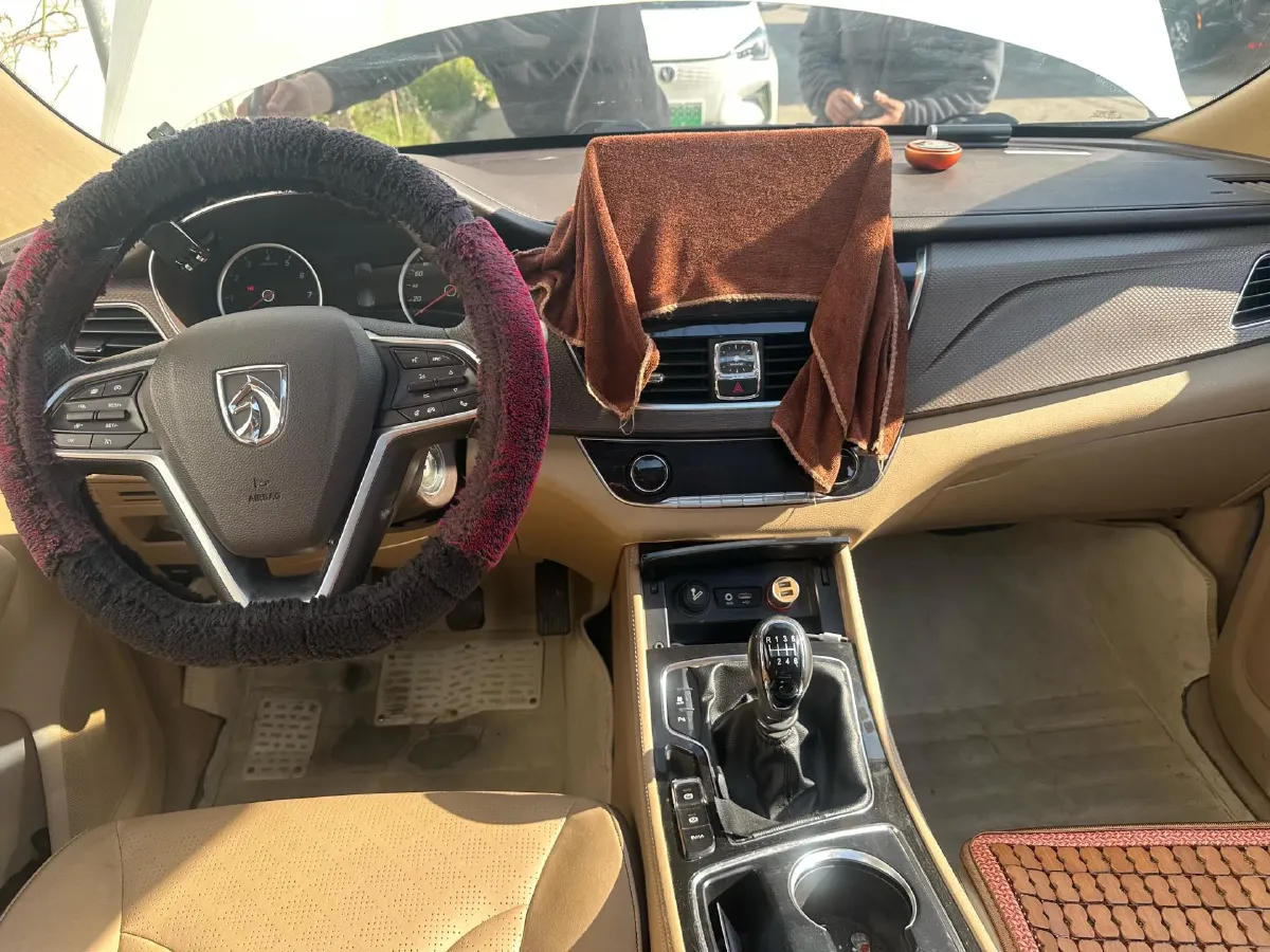 2017 BaoJun 730 1.5T 150HP L4 6MT,autocango,china used car exporter,china ev exporter,chinese used car exporter,chinese used ev exporter