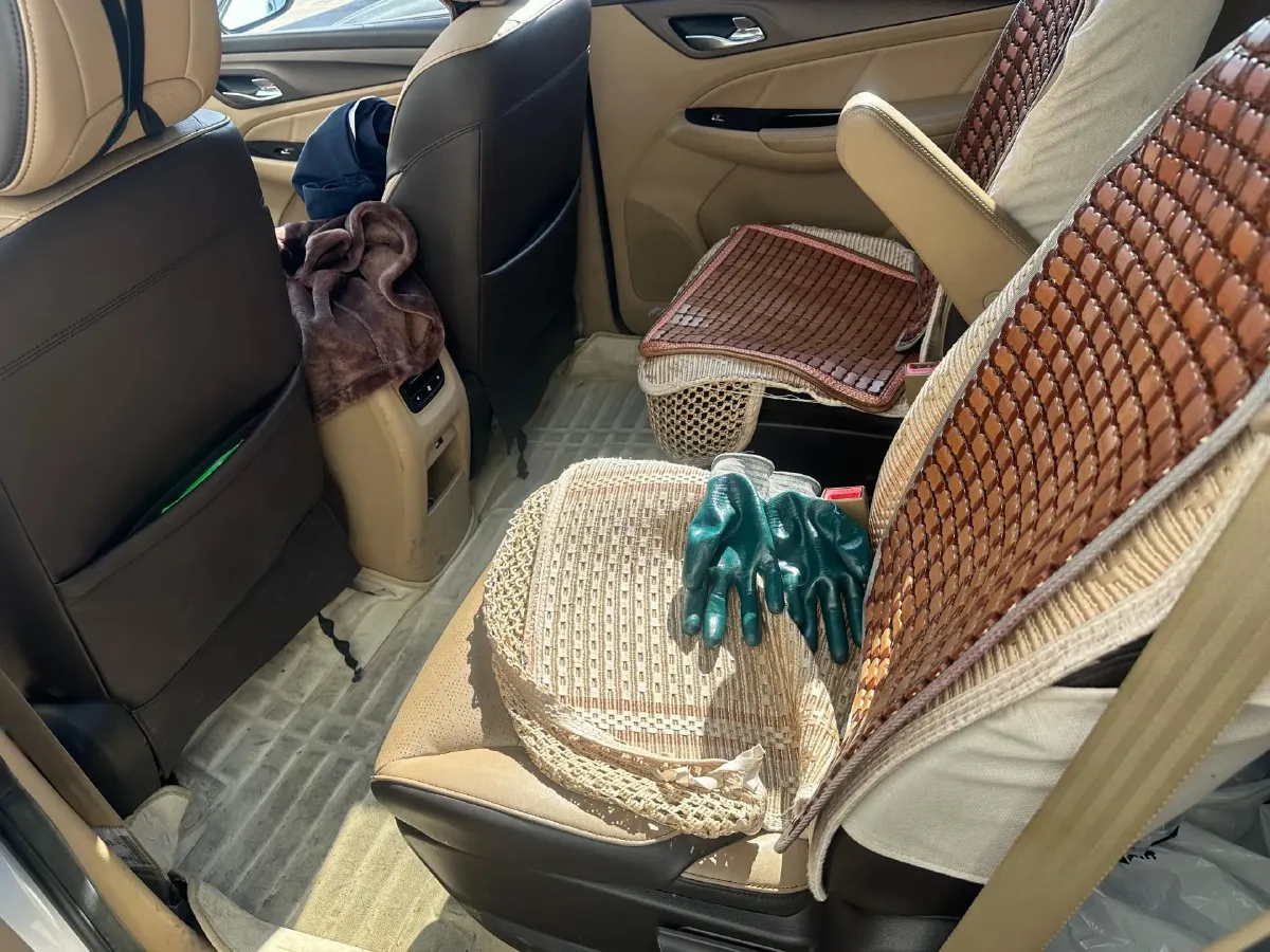 2017 BaoJun 730 1.5T 150HP L4 6MT,autocango,china used car exporter,china ev exporter,chinese used car exporter,chinese used ev exporter